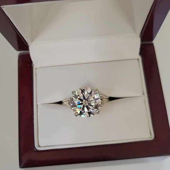 New 5ct Certified Moissanite Engagement Ring - Picture 5 of 12